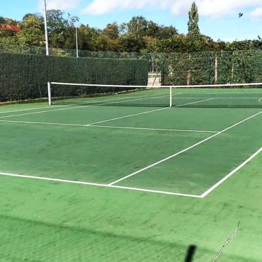 Rénovation de court de tennis en résine dans la ville de Saulieu